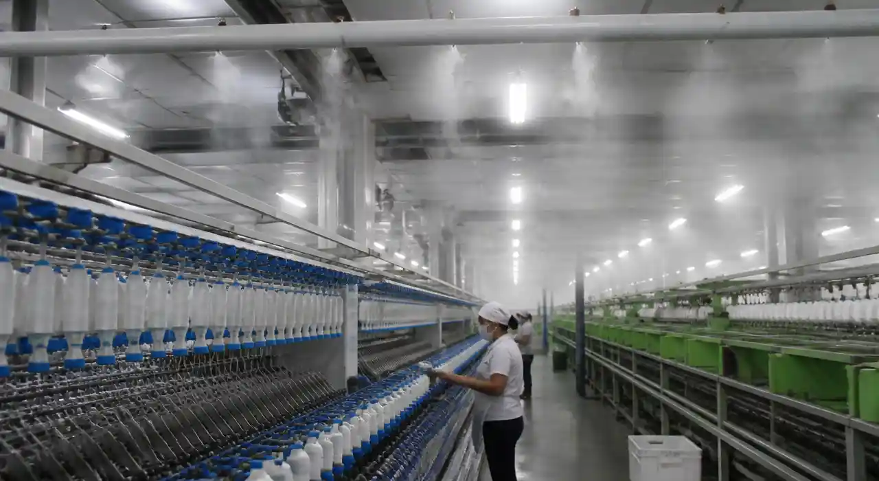 Textile humidification